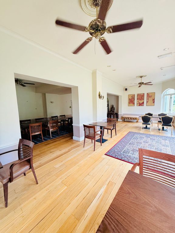 Property photo 1 of 3