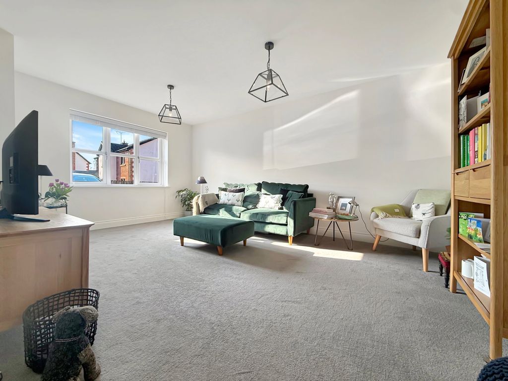 Property photo 3 of 19