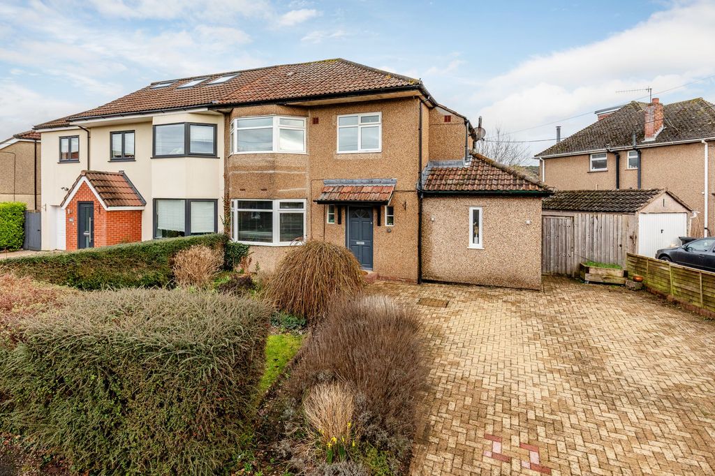 Property photo 1 of 19 Front