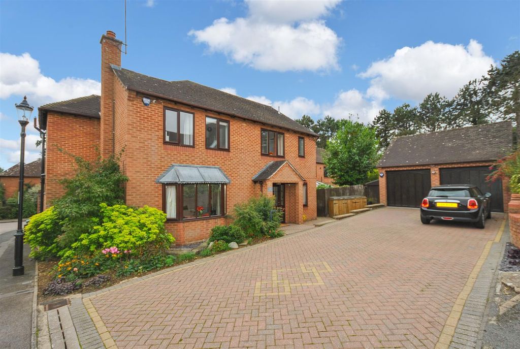 Property photo 1 of 28