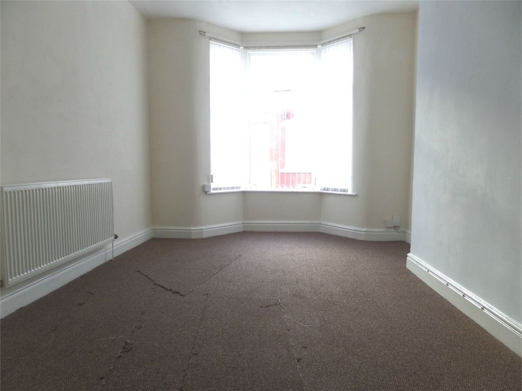 Property photo 2 of 8 Photograph 2