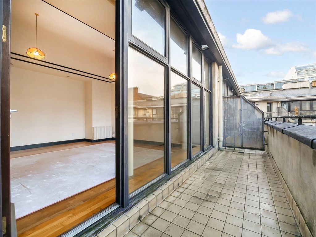 Property photo 3 of 27 Picture No. 07