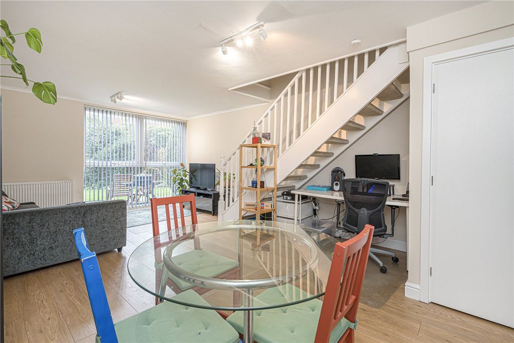 Property photo 3 of 16 Picture No. 21