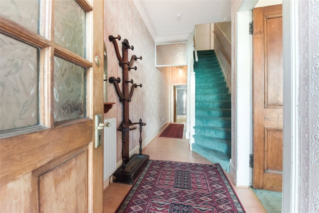 Property photo 2 of 22 Picture No. 33