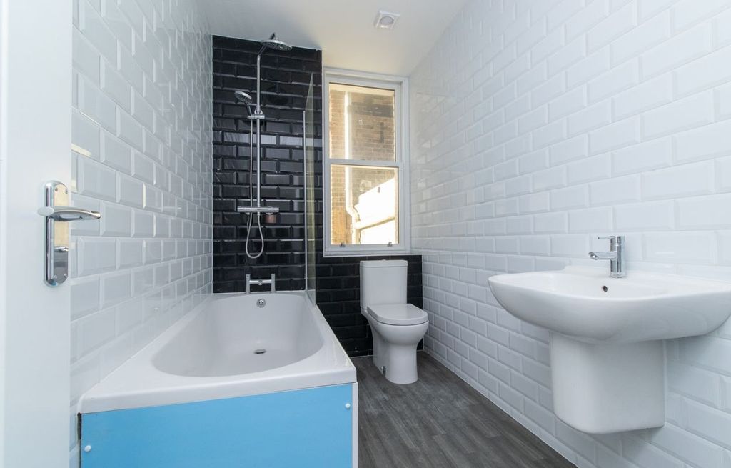 Property photo 3 of 10 Picture No. 04