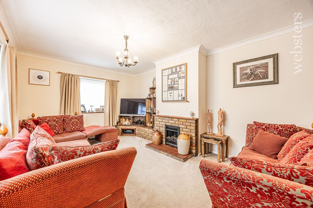 Property photo 3 of 13