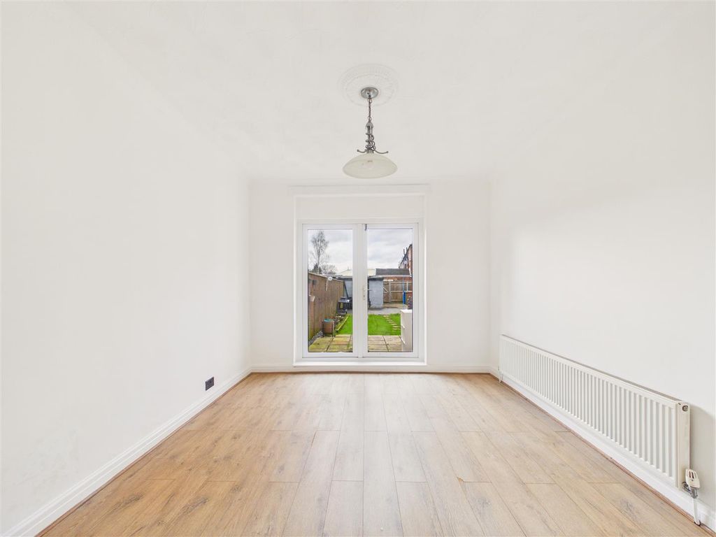 Property photo 3 of 10 Cam05451G0-Pr0098-Still009.Jpg