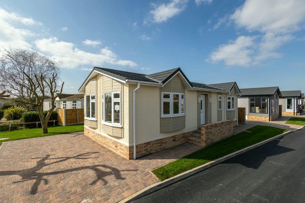 Property photo 1 of 9 97Cb02Ffd3A735Be62d539E17Eb69Fac8945Ced56d9128E691