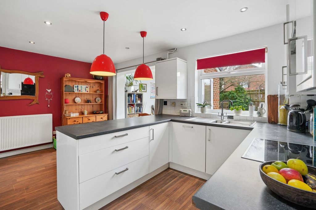 Property photo 2 of 18