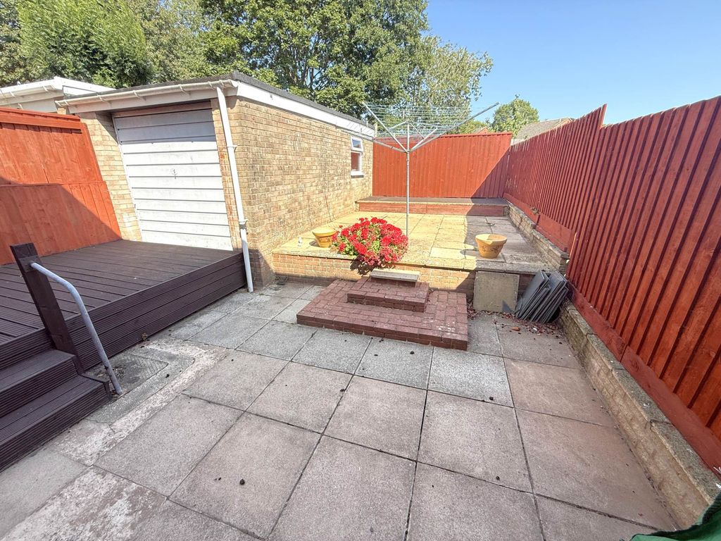 Property photo 3 of 11