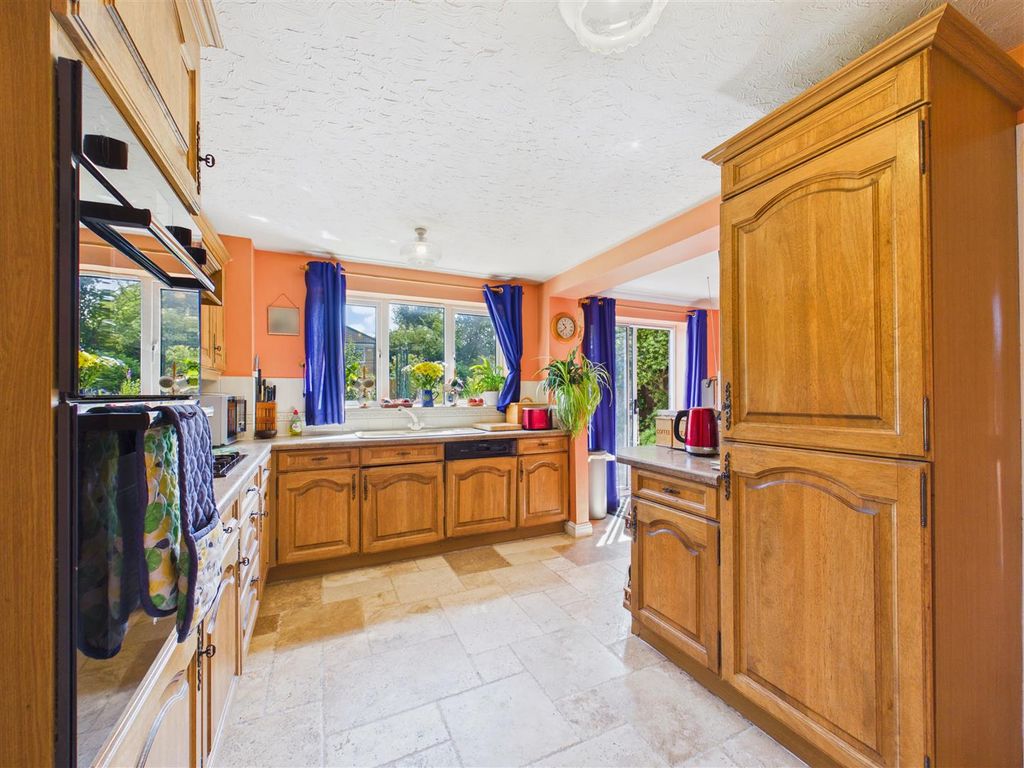 Property photo 3 of 24 Kitchen