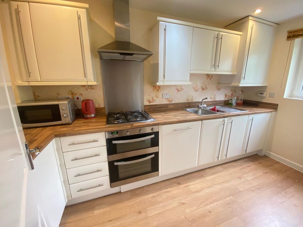 Property photo 2 of 16 Living Room