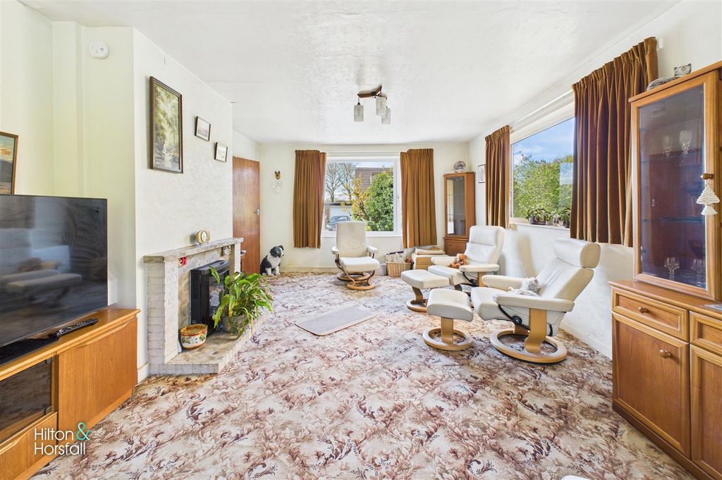Property photo 3 of 12 Uplands Drive
