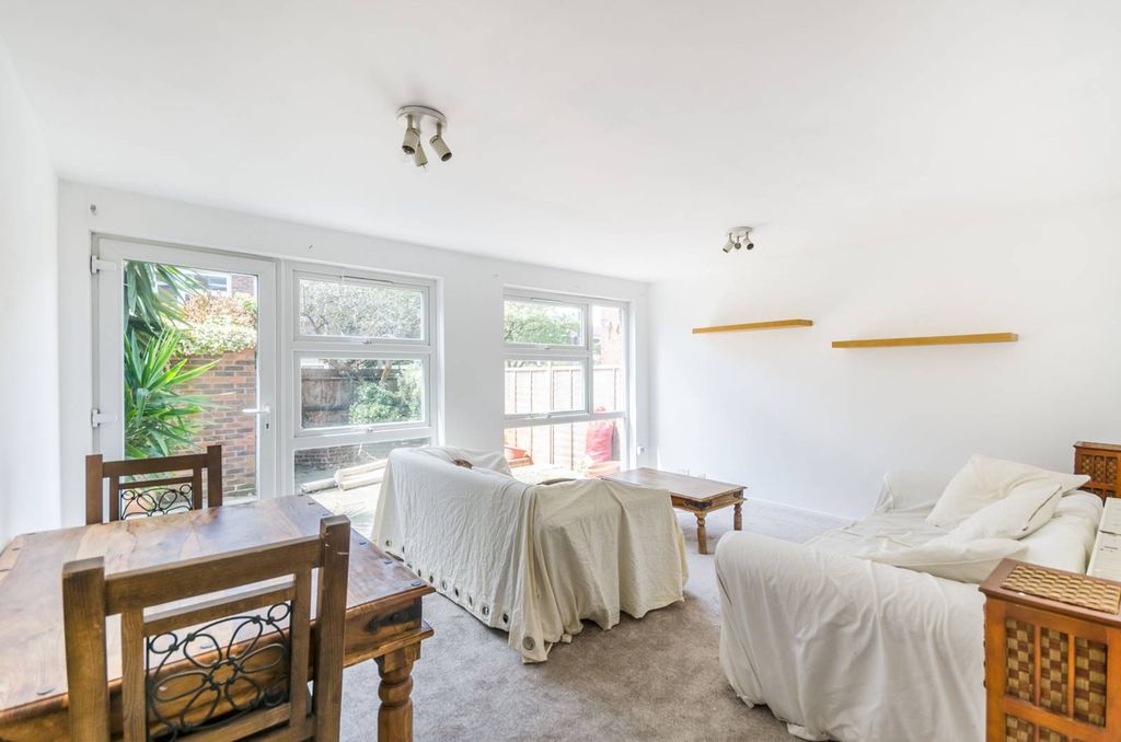 Property photo 2 of 7