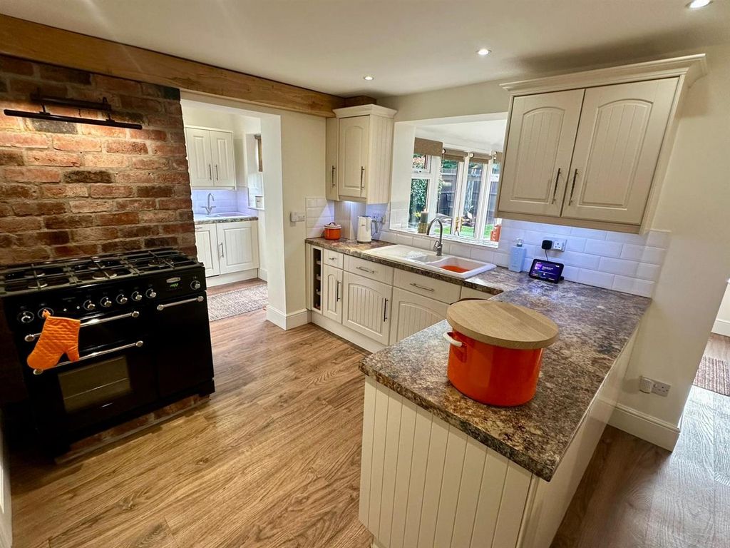 Property photo 3 of 16