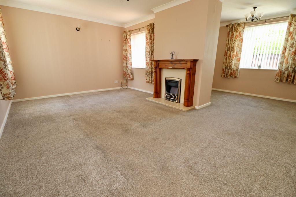 Property photo 2 of 17 Img_2925