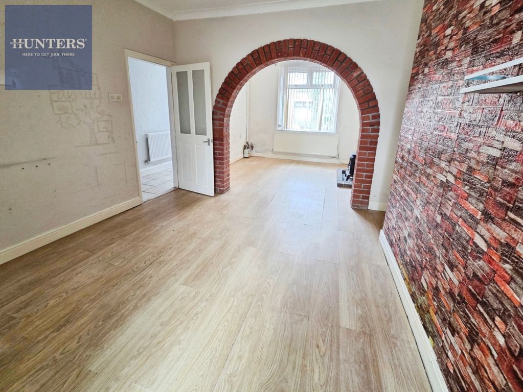 Property photo 3 of 15 Pbox-Img.Jpg