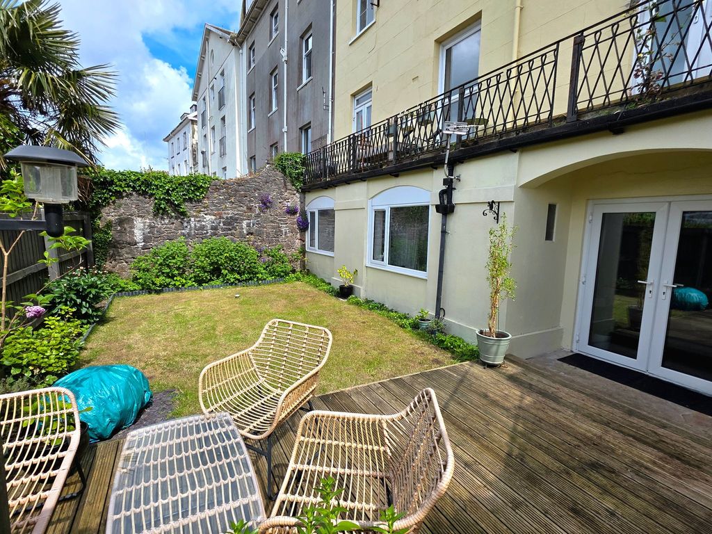 Property photo 3 of 15
