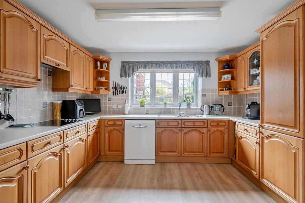 Property photo 3 of 17