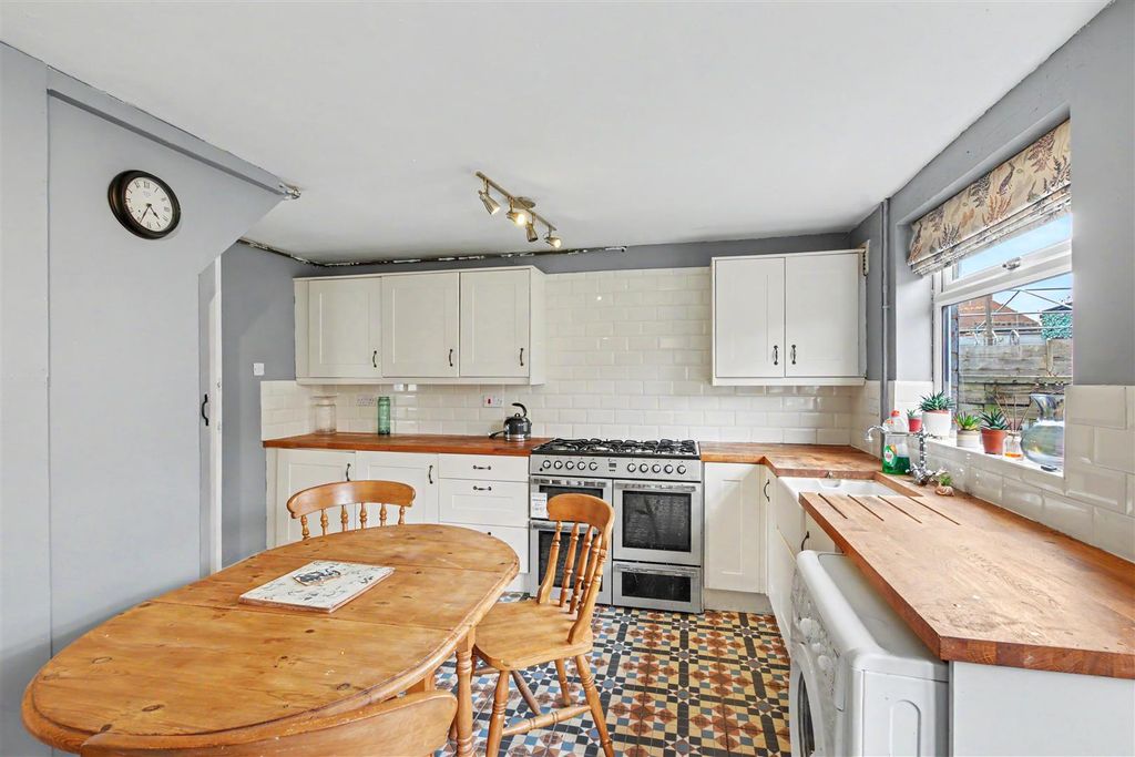 Property photo 3 of 16 Kitchen_1.Jpeg