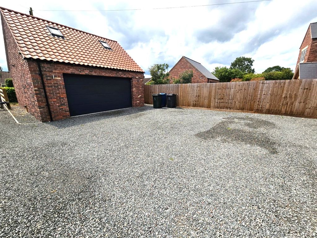 Property photo 3 of 34 Picture No. 09