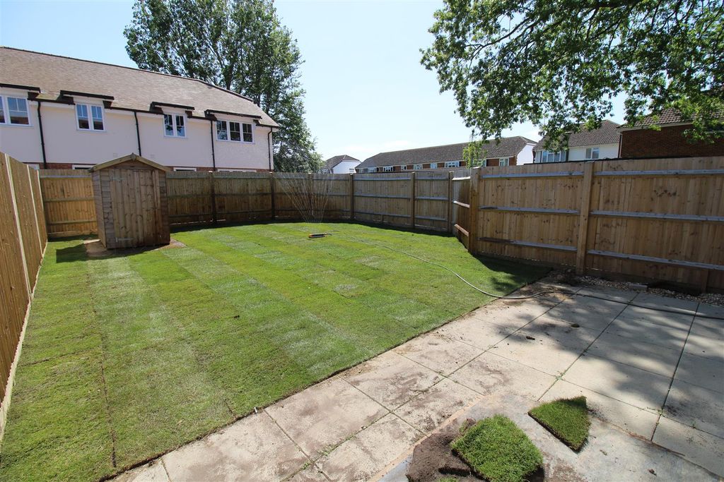 Property photo 2 of 18 Garden