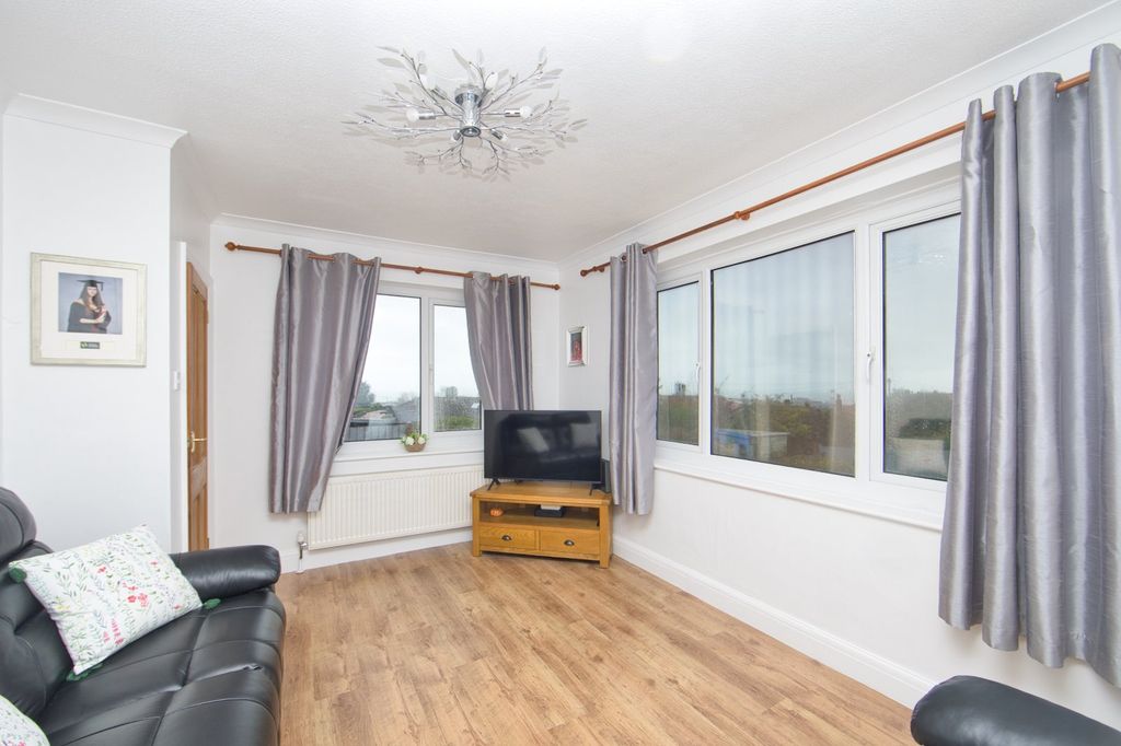 Property photo 2 of 16 Picture No. 26