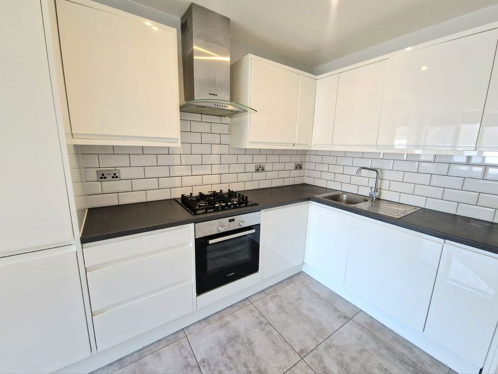 Property photo 1 of 9 Picture No. 02