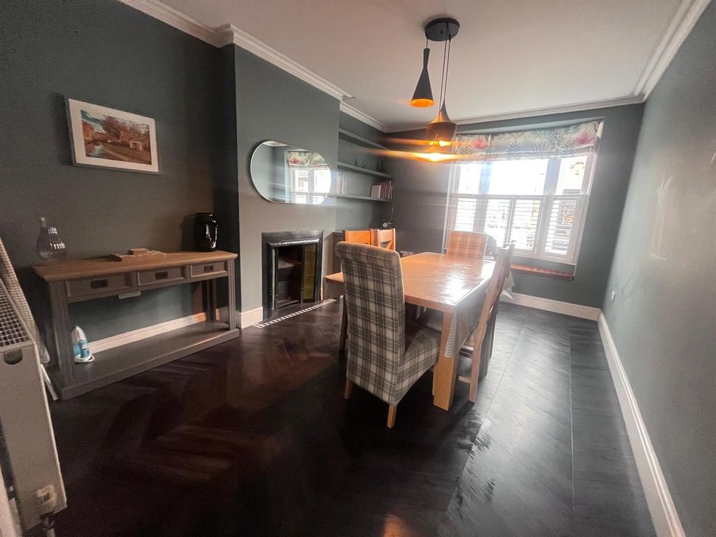 Property photo 3 of 16 2E57d814-6879-40B3-9435-3248Da952175.Jpg