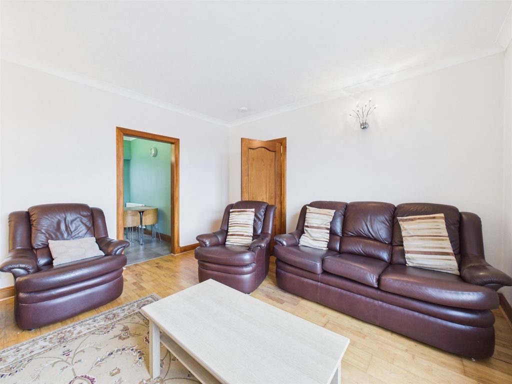 Property photo 3 of 21 Cam03924G0-Pr0216-Still014.Jpg