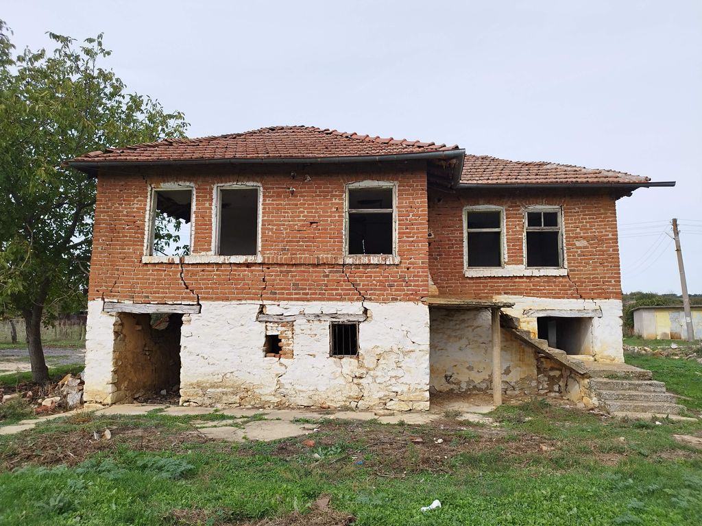 Property photo 2 of 5
