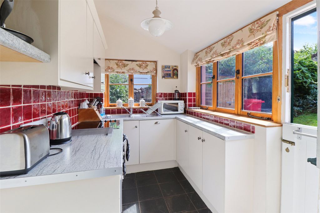 Property photo 3 of 16 Picture No. 11