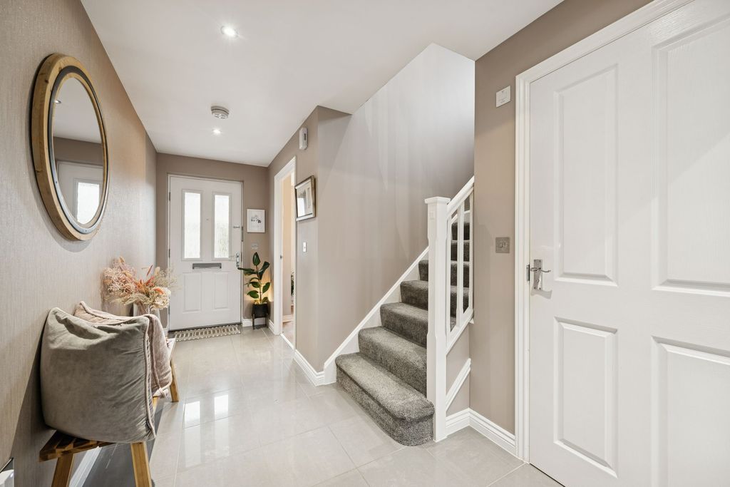 Property photo 2 of 39 Downstairs Landing