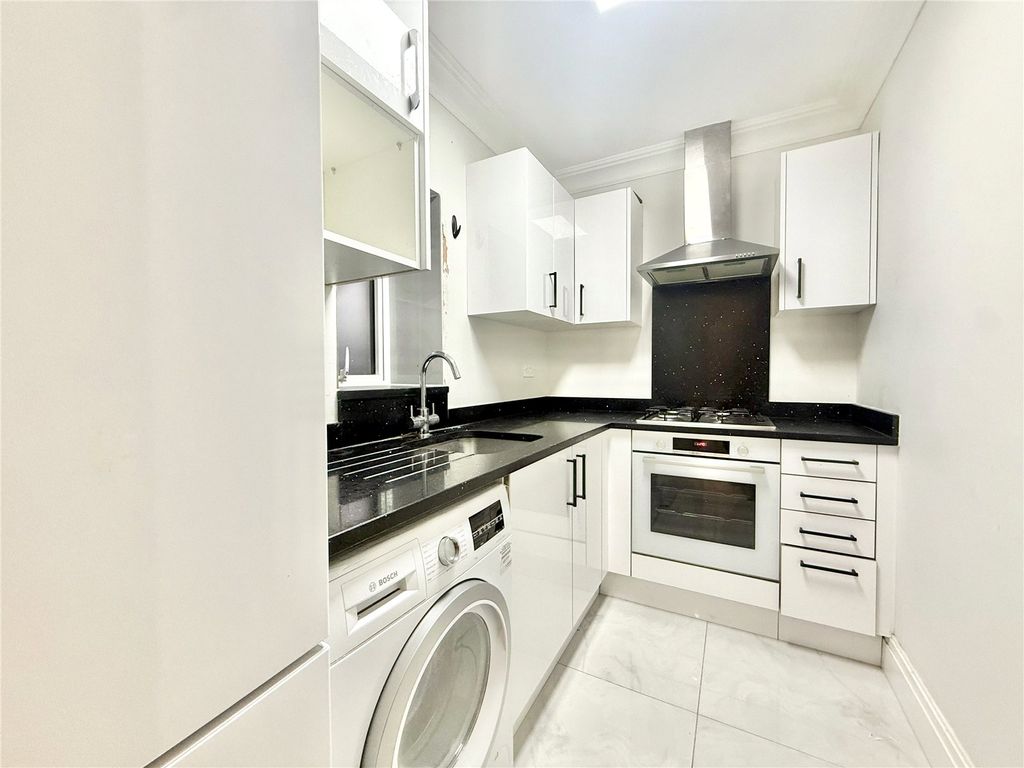 Property photo 2 of 9 Picture No. 16