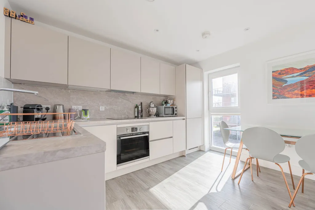 Apartment in Southampton, Queensland, Newtown - More