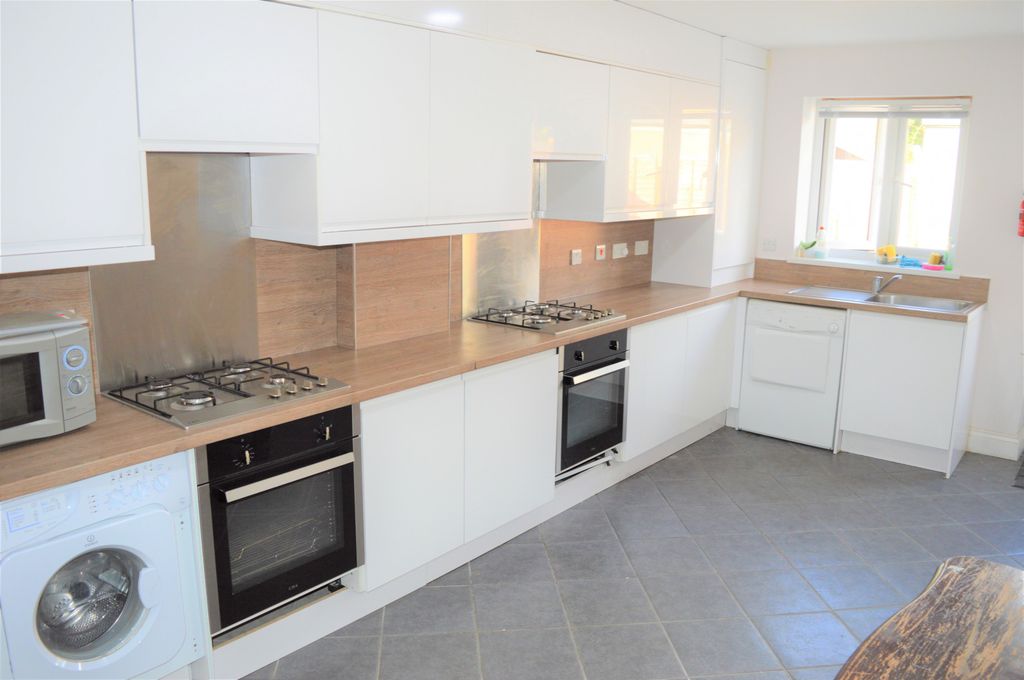 Property photo 1 of 4