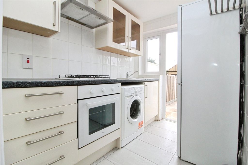 Property photo 3 of 8 Picture No. 09