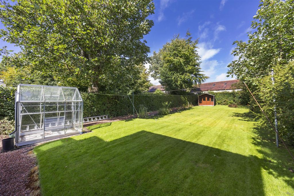 Property photo 3 of 28 26_Northbank_Rd_Kirkintilloch_003.Jpg
