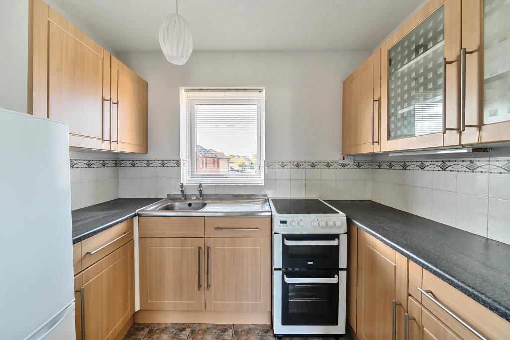 Property photo 3 of 20 Kitchen