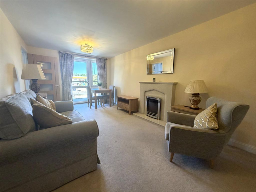 Property photo 3 of 10