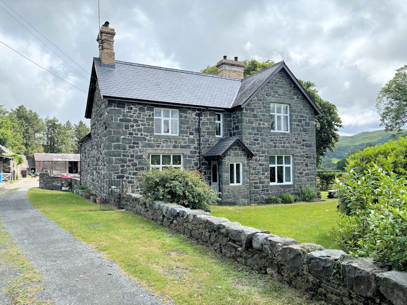 Property photo 2 of 58