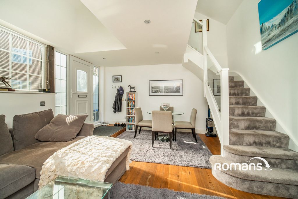 Property photo 2 of 14 Photo