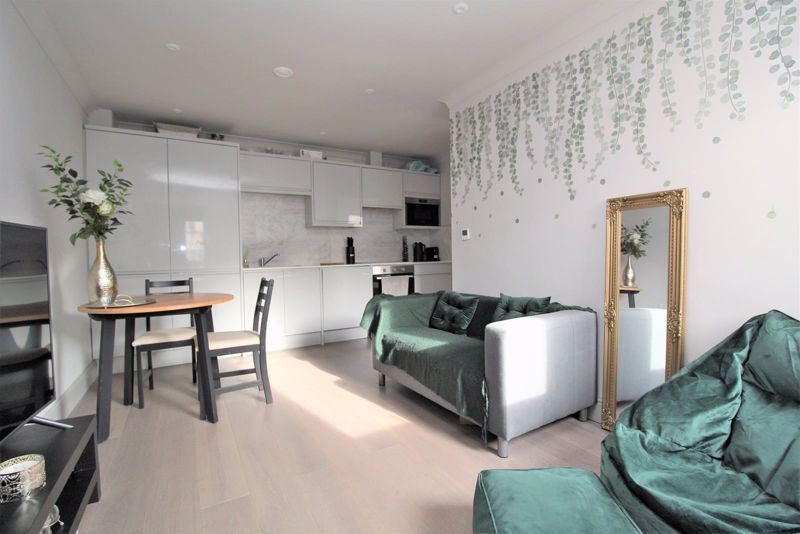 Property photo 1 of 7 Photo 3