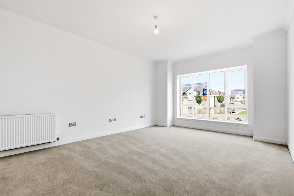 Property photo 3 of 37