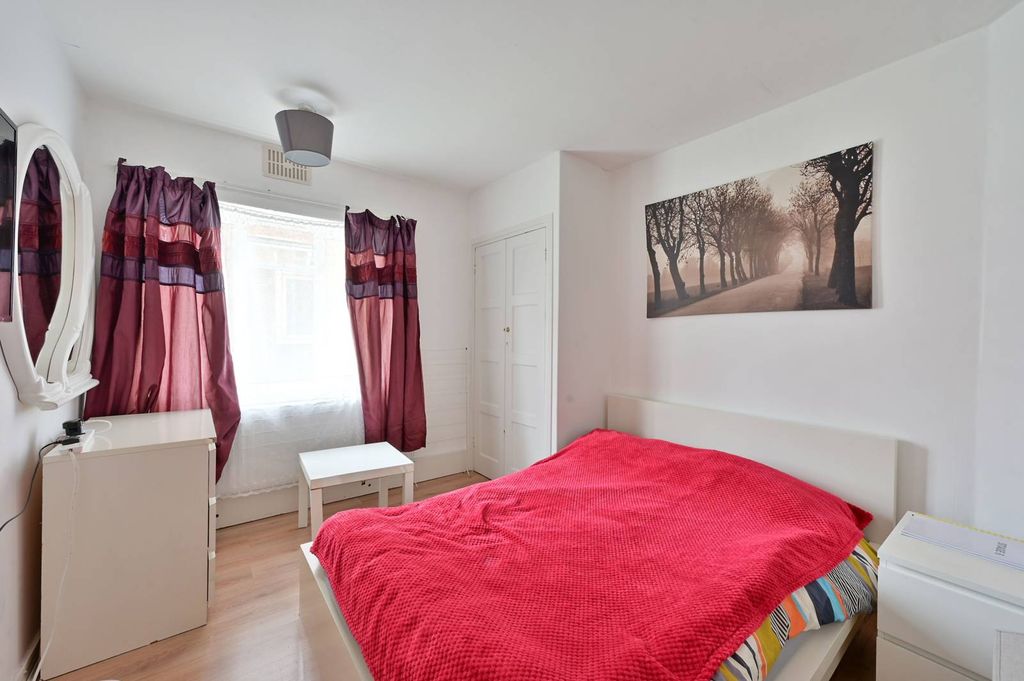 Property photo 3 of 8