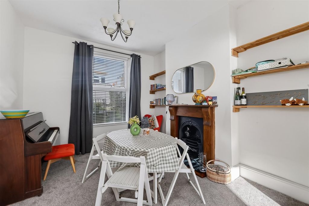 Property photo 3 of 21 Dining Room