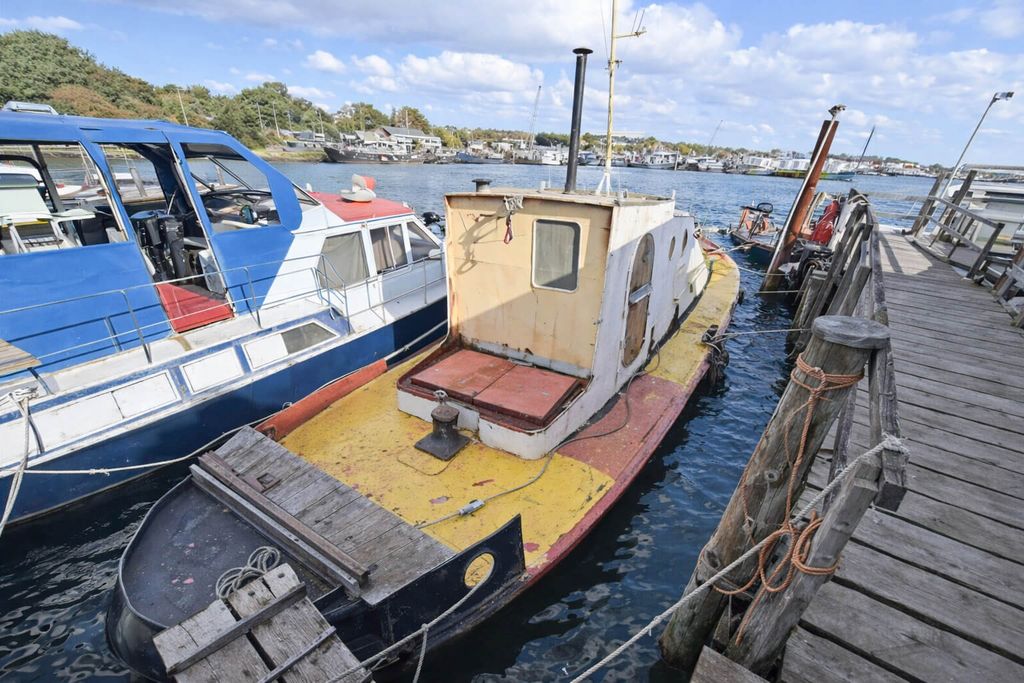 Property photo 2 of 9