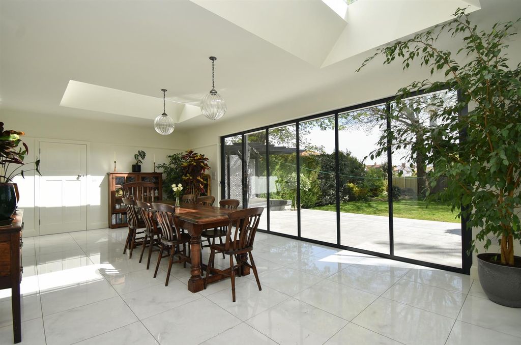 Property photo 3 of 40 Dining Room