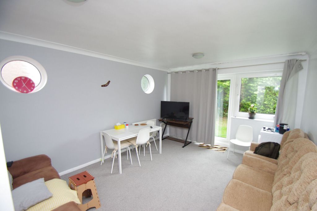Property photo 3 of 7