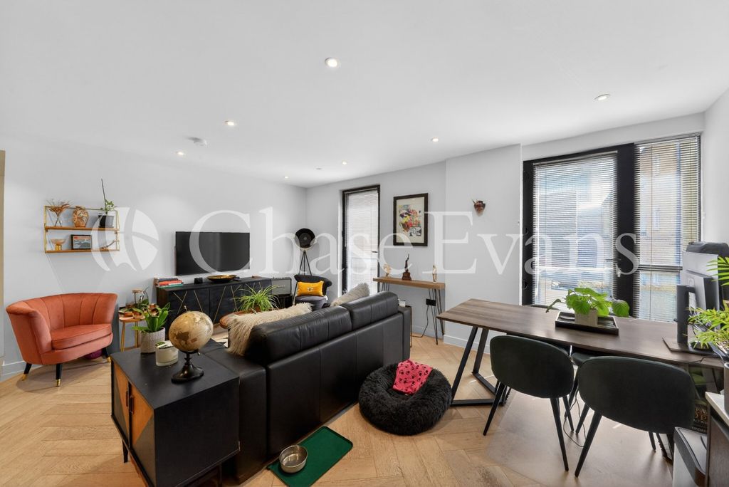 Property photo 1 of 17 Living Area